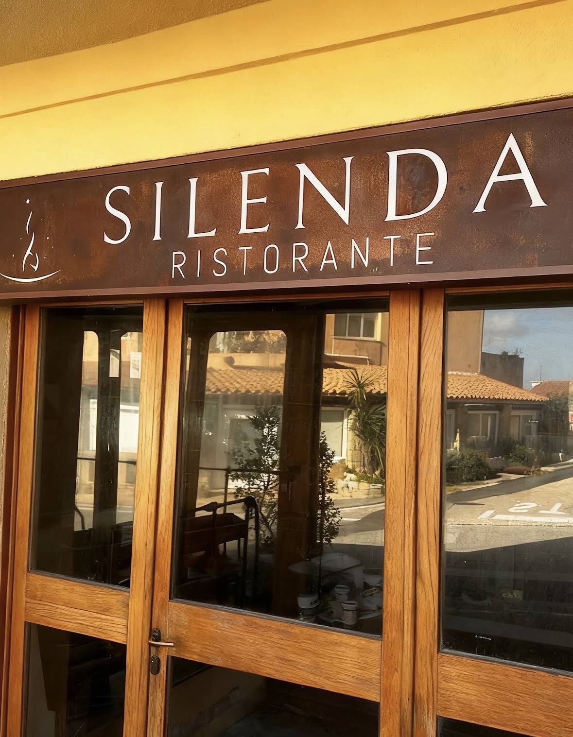 Insegna del Silenda Ristorante a San Pantaleo